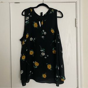 TORRID deep v front and back floral top